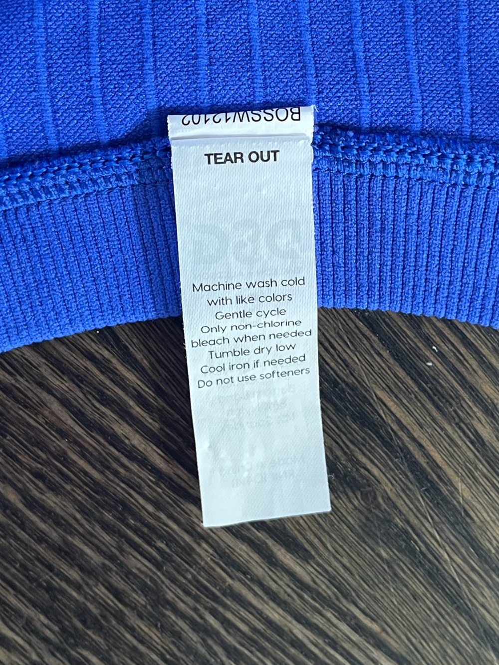 ✨ 3/$30 DSG Royal Blue Ribbed Long Sleeve Stretch Fitted Cropped Top Size S - Picture 6 of 6